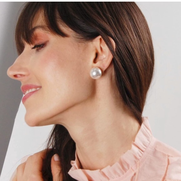 Pearl Earrings - Picture 2 of 3